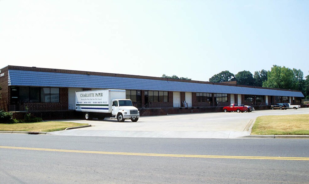 More Photos Of 717 Atando Ave, Charlotte Light Manufacturing For Lease