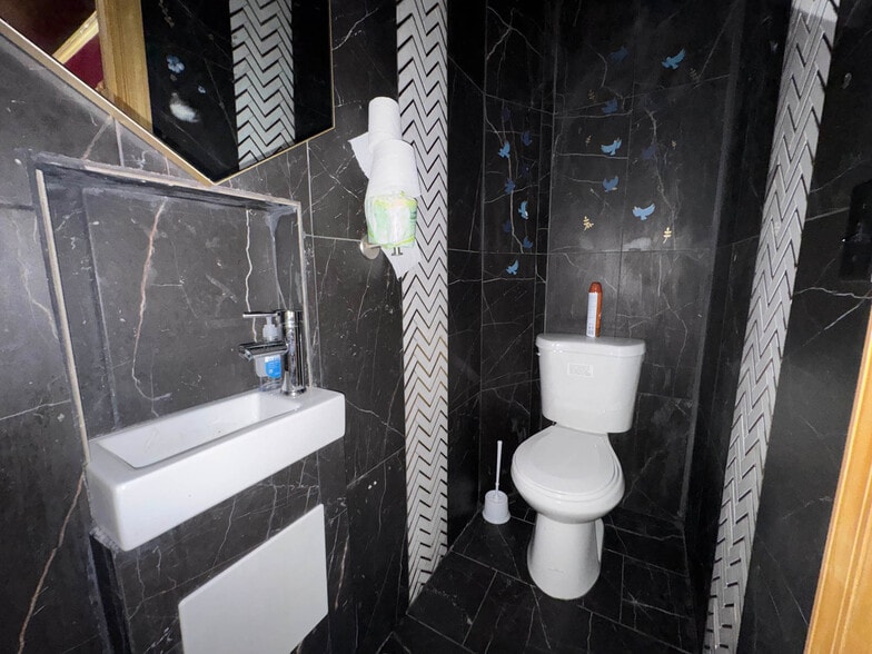 More Photos Of 5606 Talbott Pl, Woodlawn Storefront Retail Office For Sale