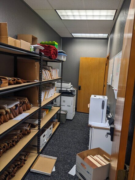 More Photos Of 2900 SW Wanamaker Dr, Topeka Office For Lease