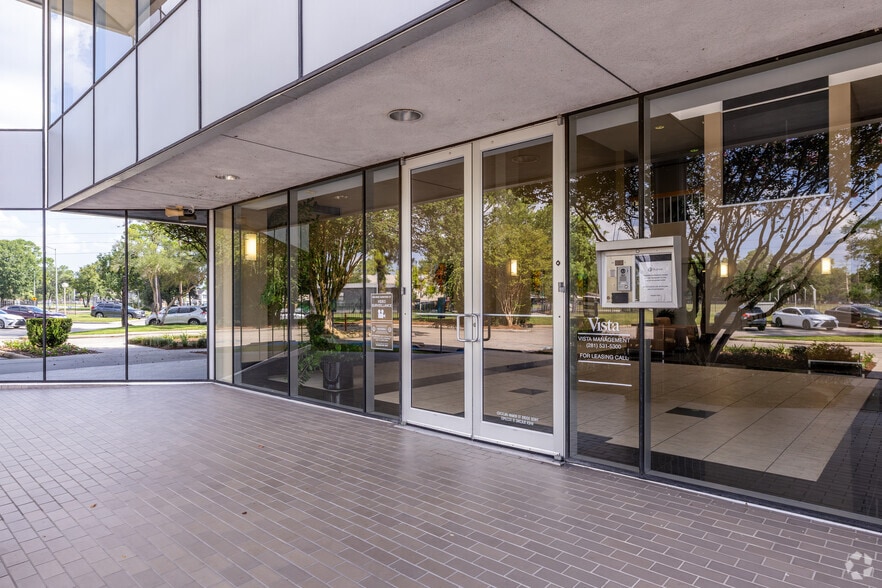 More Photos Of 14425 Torrey Chase Blvd, Houston Office For Lease