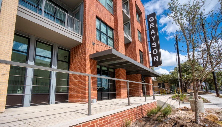 More Photos Of 923 E Carson St, San Antonio Apartments For Lease