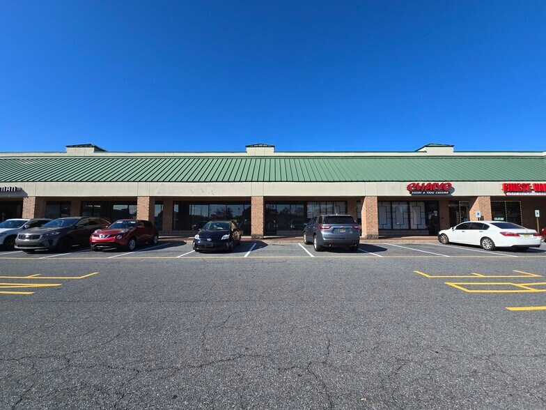 More Photos Of 1030 Forrest Ave, Dover Unknown For Lease