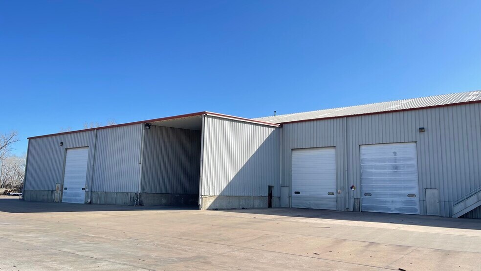 More Photos Of 4308 W Southwest Blvd, Wichita Warehouse For Lease