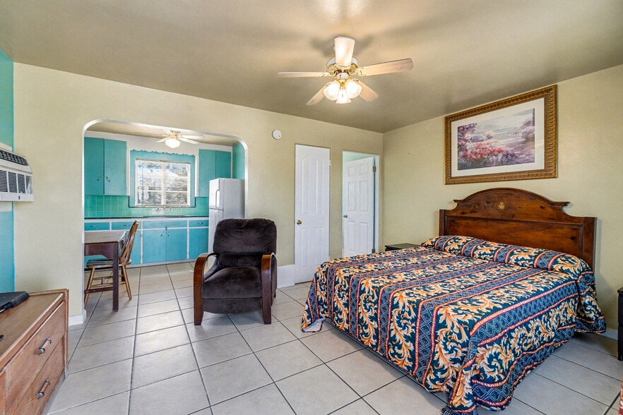 More Photos Of 537 S Country Club Dr, Mesa Hotel For Sale