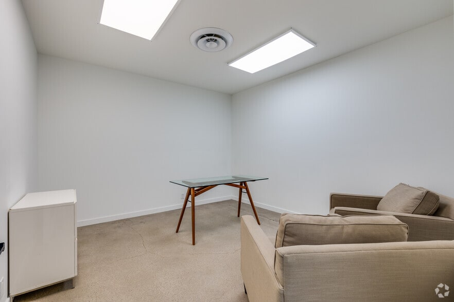 More Photos Of 319 S 3rd St, Las Vegas Loft Creative Space For Sale