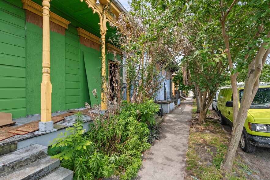 More Photos Of 3020-3032 Saint Claude Ave, New Orleans Office For Sale