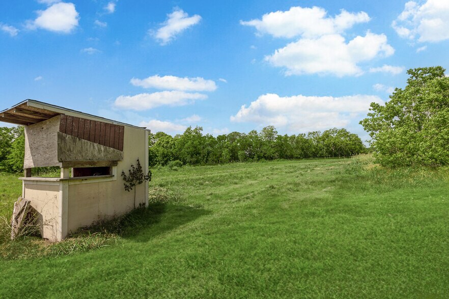 More Photos Of 2932 W FM 1462, Rosharon Land For Sale