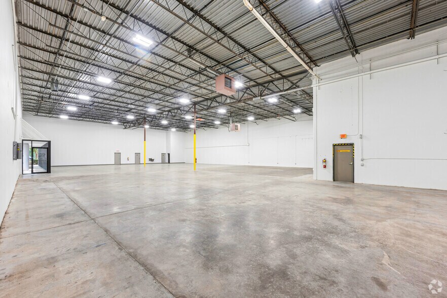 More Photos Of 5242 Royal Woods Pky, Tucker Unknown For Lease