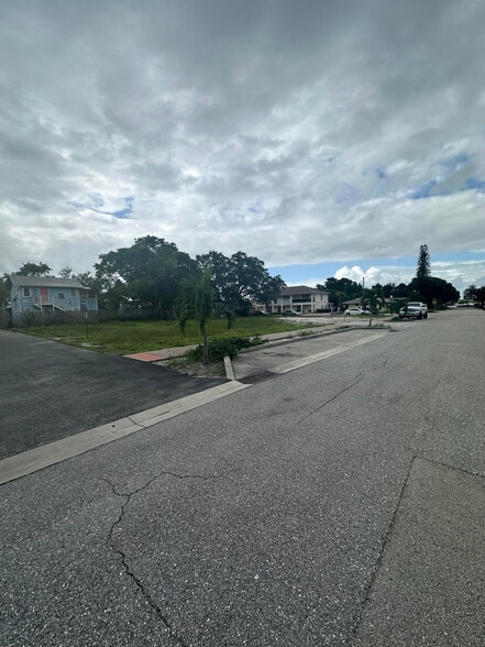 More Photos Of 34 SE 6th St, Stuart Land For Sale