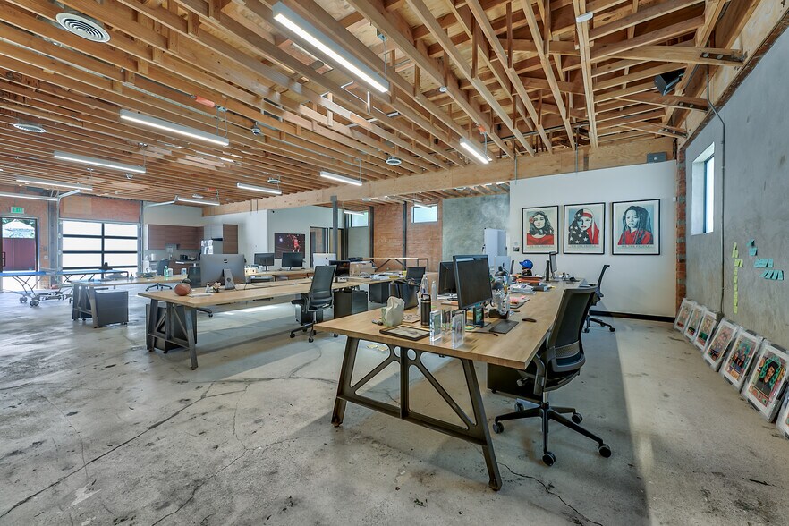 More Photos Of 4126 W Jefferson Blvd, Los Angeles Flex For Lease