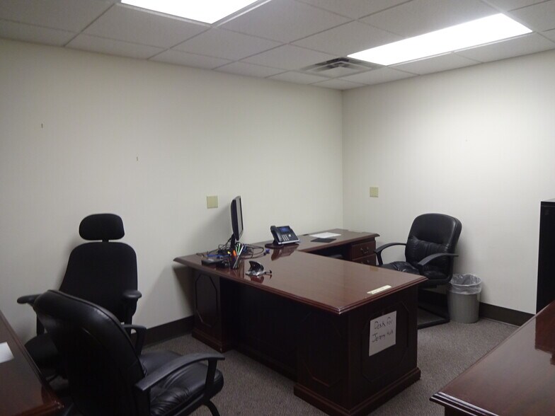 More Photos Of 4701 MacCorkle Ave SE, Charleston Medical For Sale