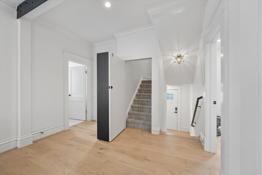 More Photos Of 235 Westheimer Rd, Houston Apartments For Sale