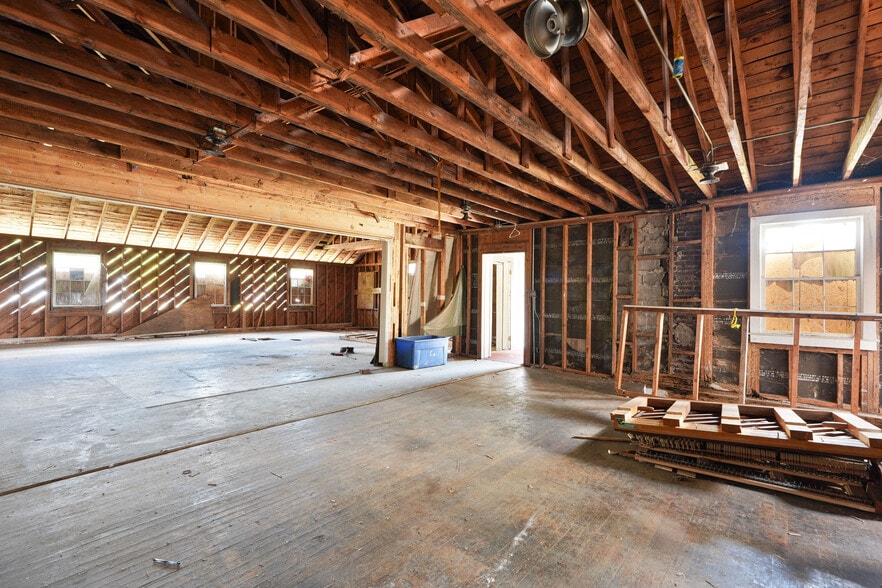 More Photos Of 1326 N Main St, Winston-Salem Specialty For Sale