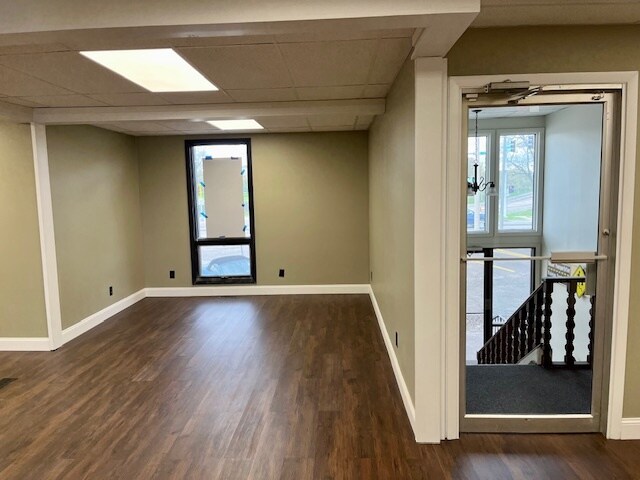 More Photos Of 1242 E Empire St, Bloomington Office For Lease