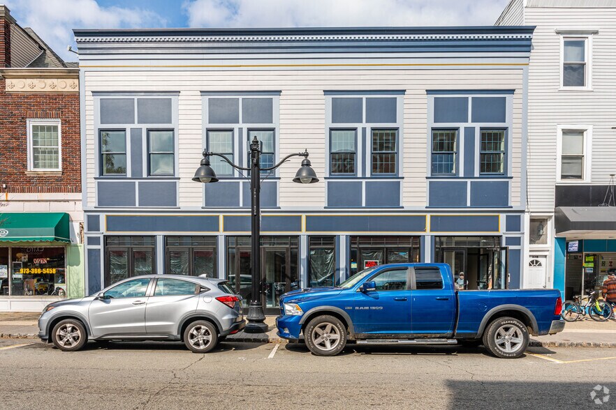 More Photos Of 33 W Blackwell St, Dover Freestanding For Lease