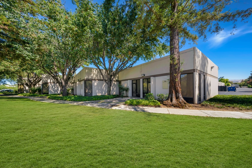 More Photos Of 720-742 Charcot Ave, San Jose Unknown For Lease