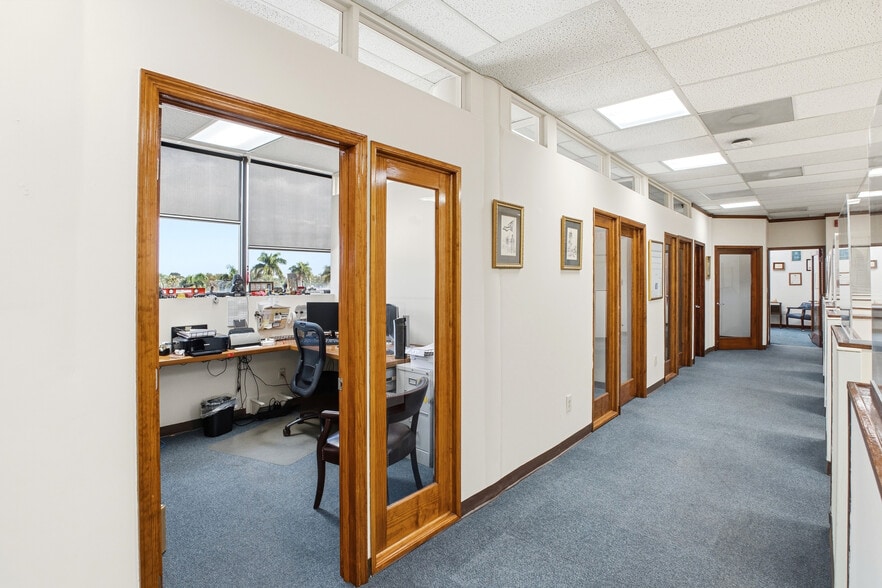 More Photos Of 4075 SW 83rd Ave, Miami Office For Sale