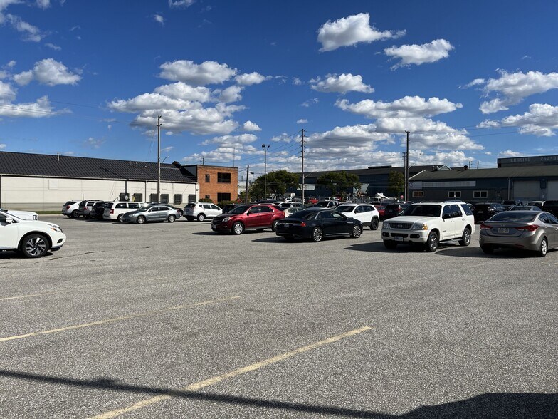 More Photos Of 1387 Mcdougall St, Windsor Parking Lot For Sale