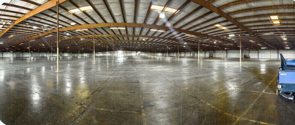 More Photos Of 847 W Main St, Lake City Warehouse For Lease
