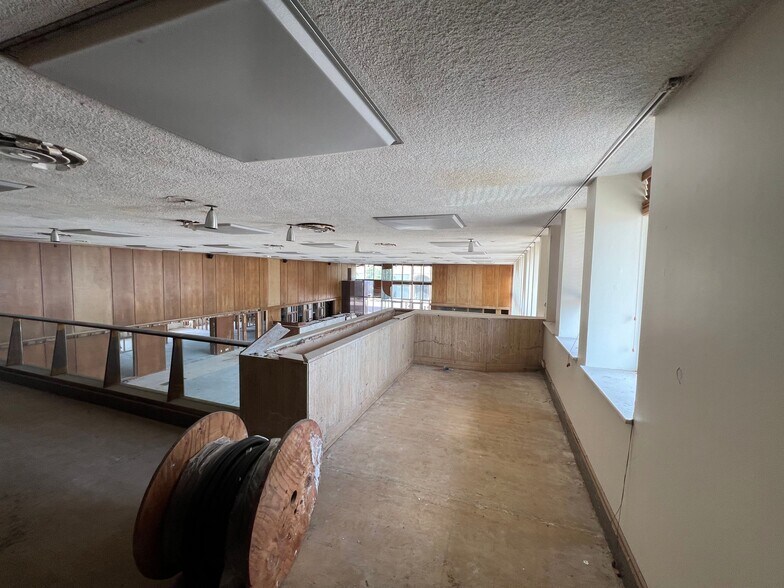 More Photos Of 100 N Main St, Corsicana Office Residential For Sale