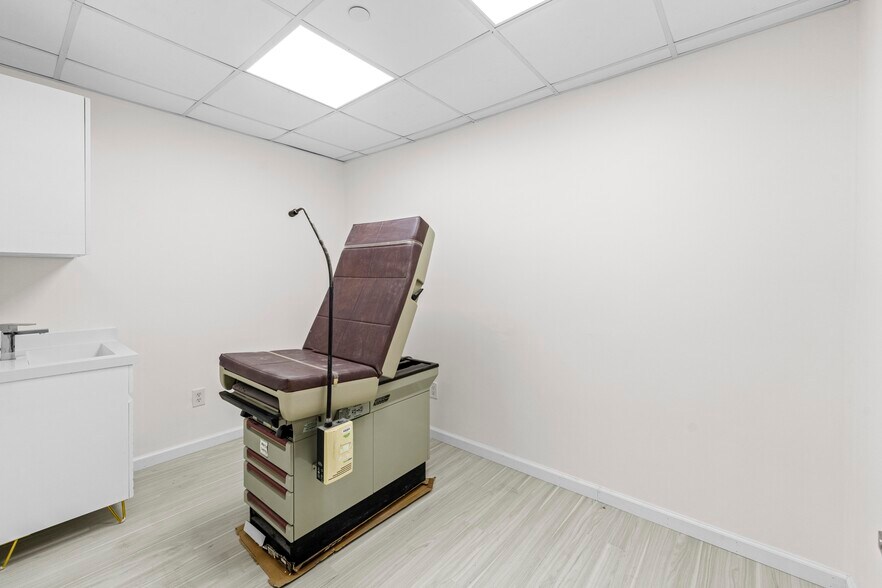 More Photos Of 134-43 Maple Ave, Flushing Apartments For Sale