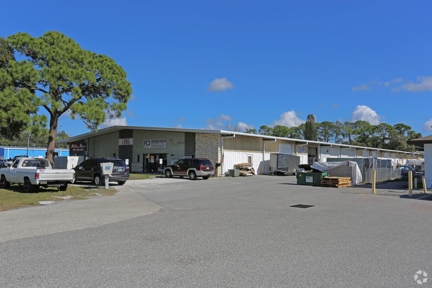 Primary Photo Of 1705 Cattlemen Rd, Sarasota Warehouse For Lease