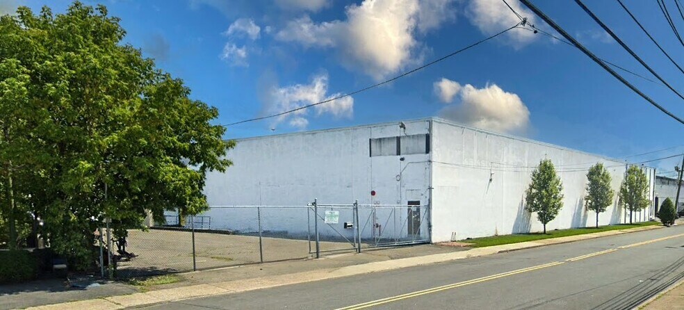 More Photos Of 75 Wood St, Paterson Manufacturing For Lease