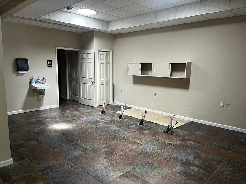 More Photos Of 524 Hendersonville Rd, Asheville Freestanding For Lease