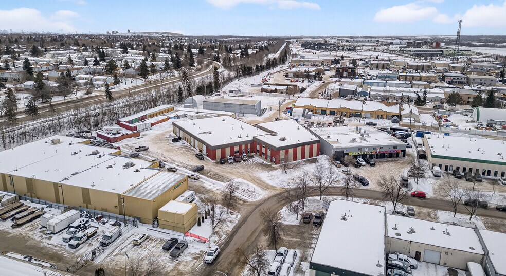 More Photos Of 32 Rayborn Cres, St. Albert Service For Sale