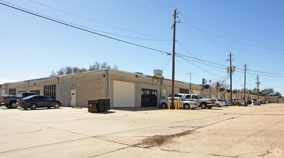 More Photos Of 1700-1750 W Sam Houston Pky N, Houston Unknown For Lease