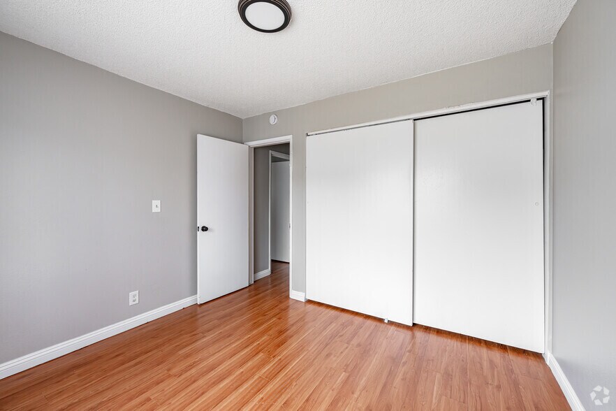 More Photos Of 1425 W Stoneridge Ct, Ontario Apartments For Sale