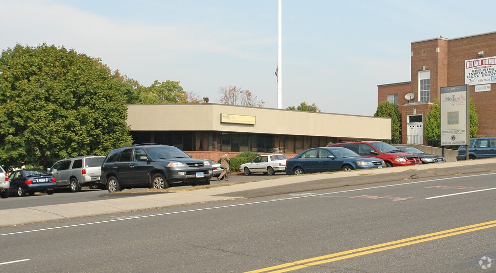 More Photos Of 975 Farmington Ave, Bristol Medical For Lease
