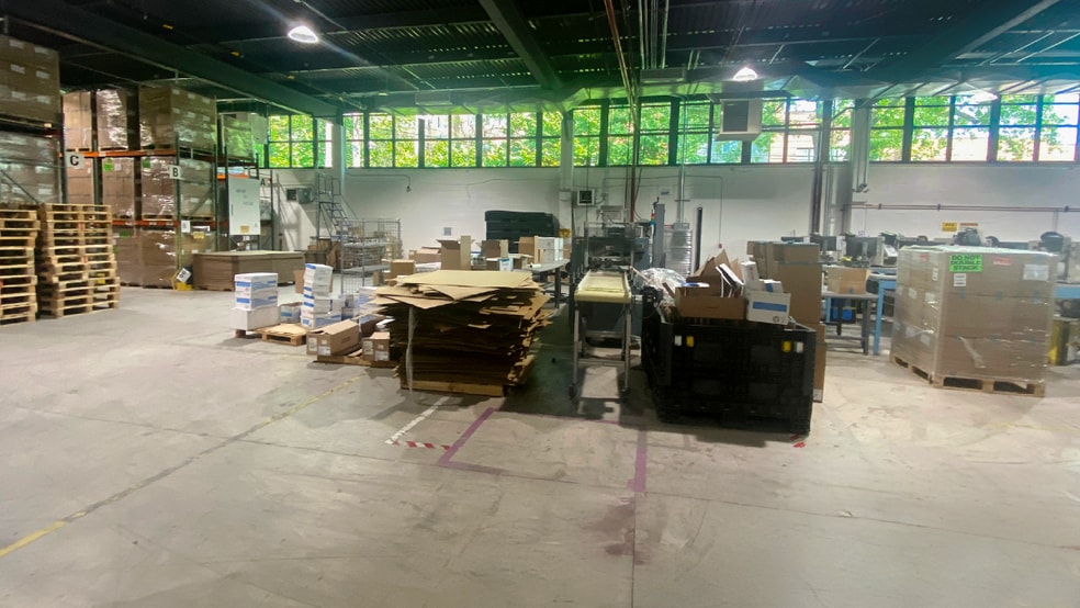 More Photos Of 1845 Steinway St, Astoria Warehouse For Lease
