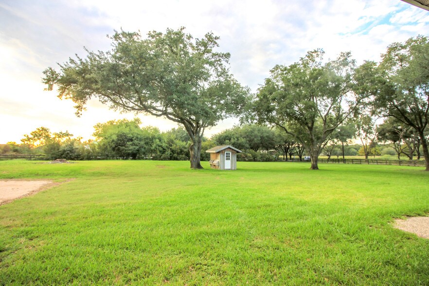 More Photos Of 16607 Mueschke Rd, Cypress Office Residential For Sale