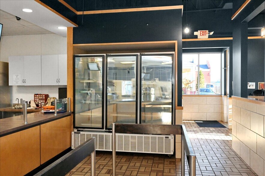 More Photos Of 812 Main St NE, Hanceville Fast Food For Sale