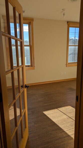 More Photos Of 35 Frost St, Brattleboro Warehouse For Lease