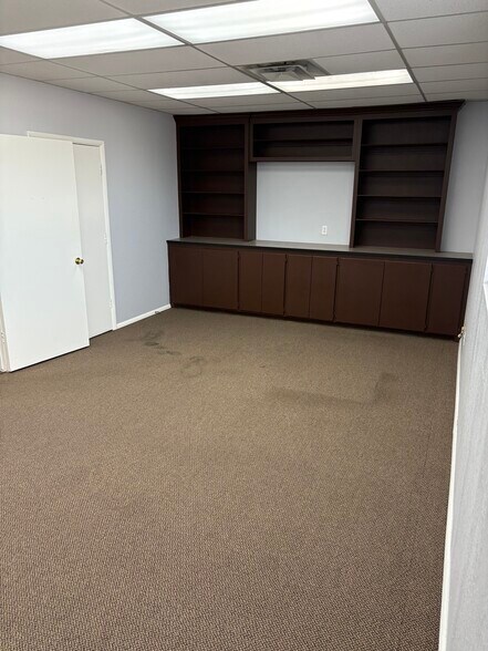 More Photos Of 222 E Eufaula St, Norman Office For Lease