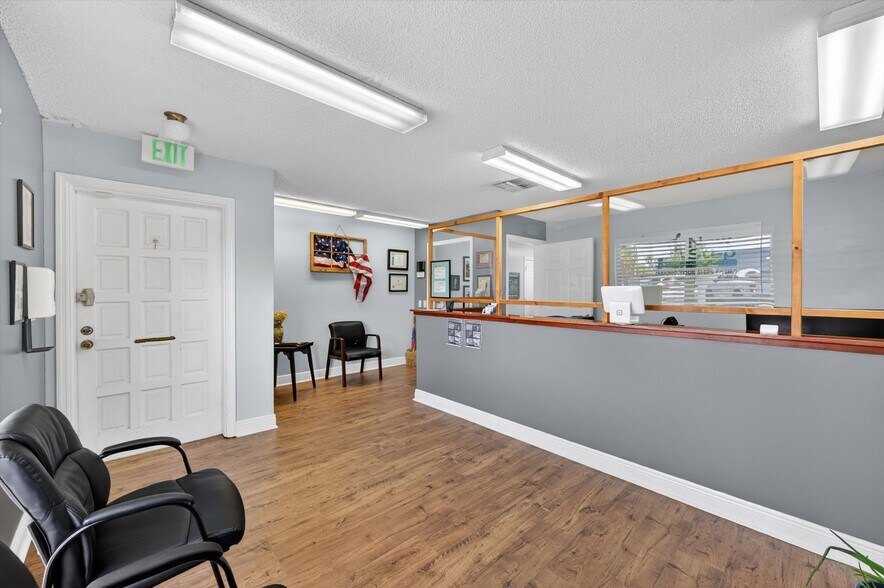 More Photos Of 7 W Main St, Apopka Office For Sale