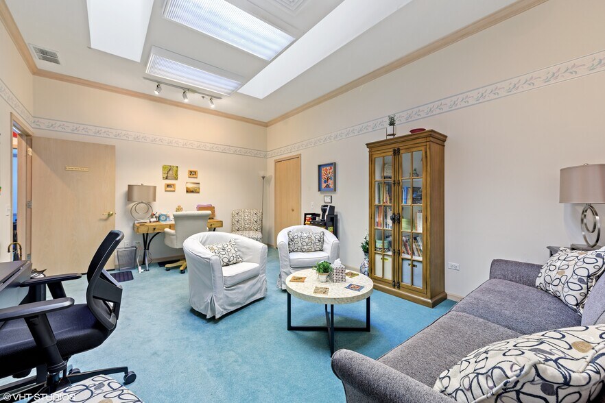 More Photos Of 27W140 Roosevelt Rd, Winfield Medical For Lease