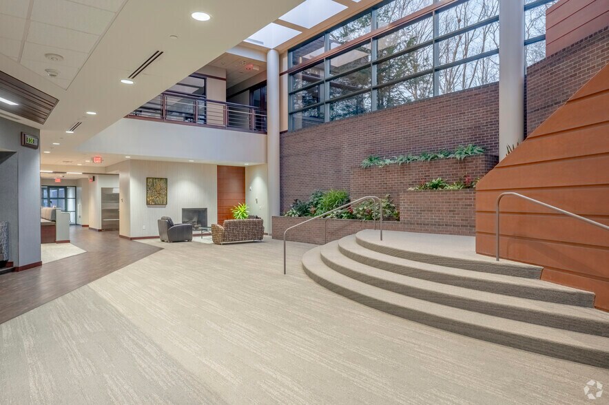 More Photos Of 1002 Deming Way, Madison Office For Sale