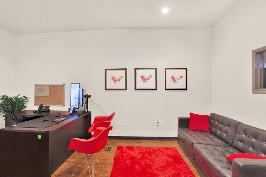 More Photos Of 1300 El Paso St, South Houston Warehouse For Sale