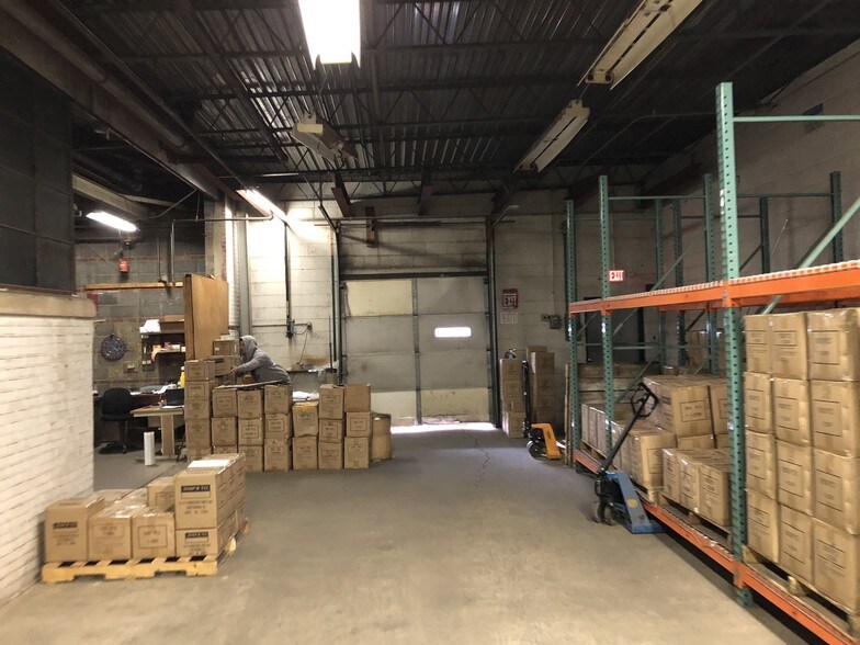 More Photos Of 100 Beecher Ave, Cheltenham Township Warehouse For Lease