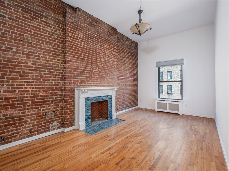 More Photos Of 54 W 71st St, New York Apartments For Sale