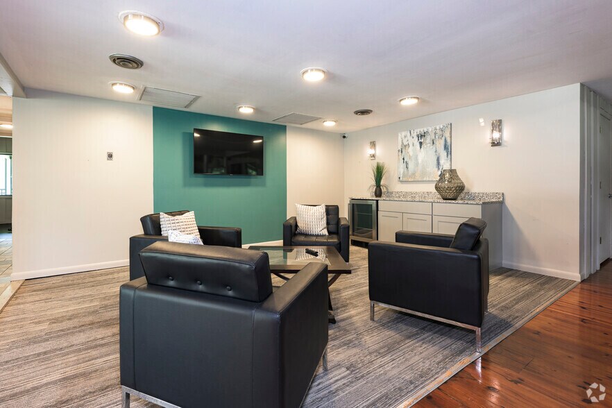 More Photos Of 1400 S Nova Rd, Daytona Beach Apartments For Sale