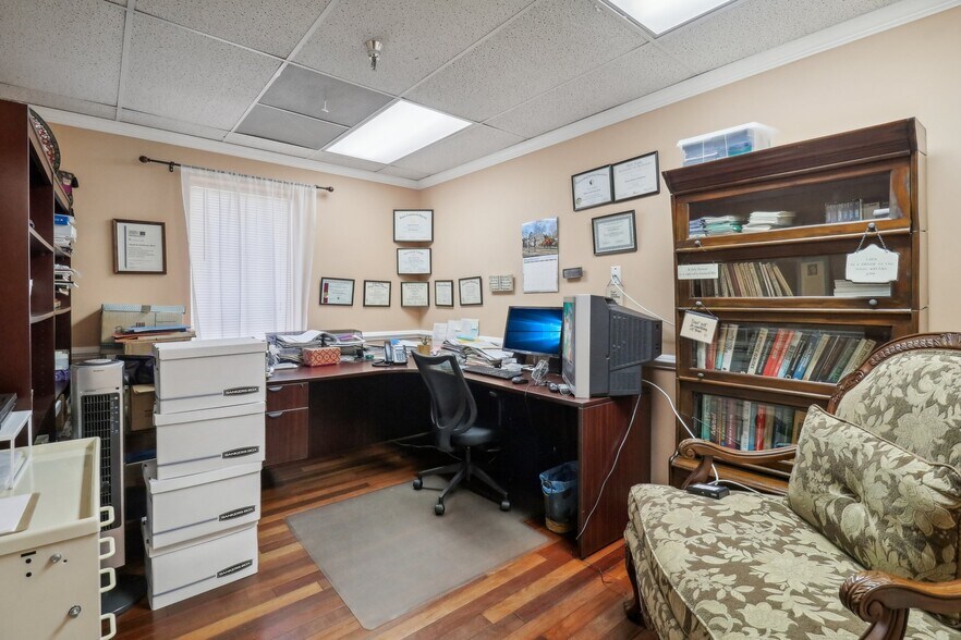 More Photos Of 2235 Cedar Ln, Vienna Office For Sale