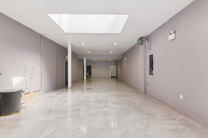 More Photos Of 8711 118th St, Richmond Hill Office For Lease