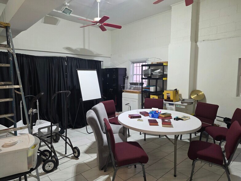 More Photos Of 216 W Hampton Ave, Capitol Heights Light Distribution For Sale