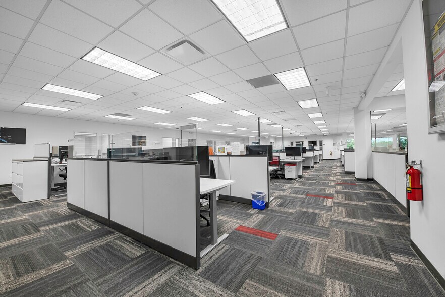 More Photos Of 38555 Hills Tech Dr, Farmington Hills Light Manufacturing For Lease