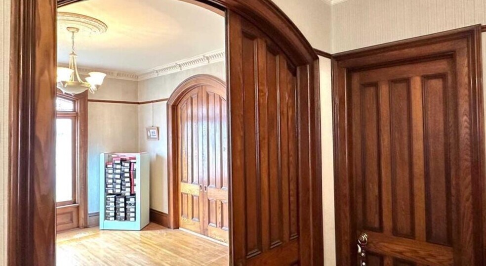 More Photos Of 40 E Genesee St, Auburn Storefront Retail Residential For Lease