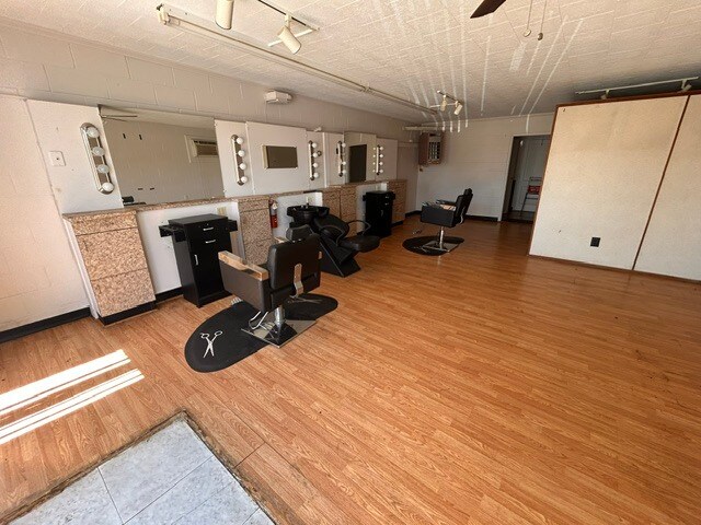 More Photos Of 208 N Main St, Joanna Storefront For Sale